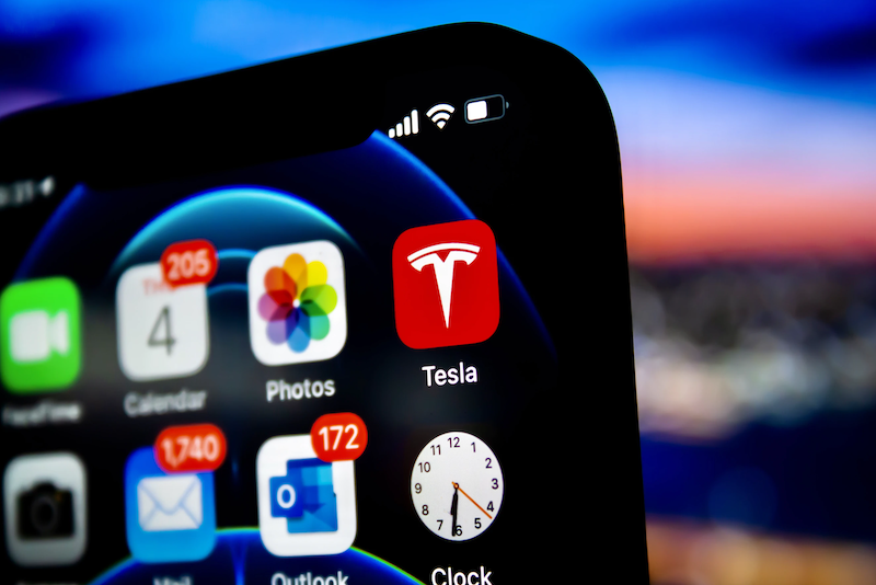 Tesla soon rolling out app update which loads car data instantly